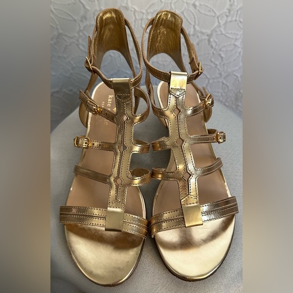 KATE SPADE ♠️- Gold Women's Sandals (7.5) ‼️NEW W/DUST BAG‼️ - Picture 2 of 14